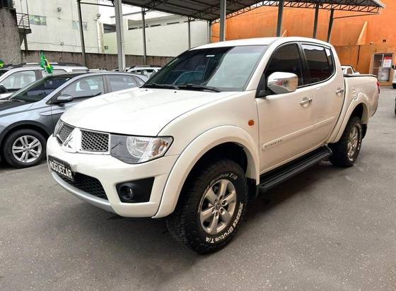 MITSUBISHI L200 TRITON 3.2 HPE 4X4 CD 16V TURBO INTERCOOLER DIESEL 4P AUTOMÁTICO MITSUBISHI L200 TRITON 3.2 HPE 4X4 CD 16V TURBO INTERCOOLER DIESEL 4P AUTOMÁTICO